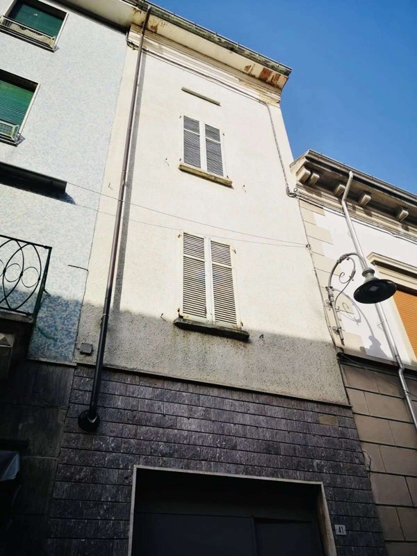 casa indipendente in vendita a Sale