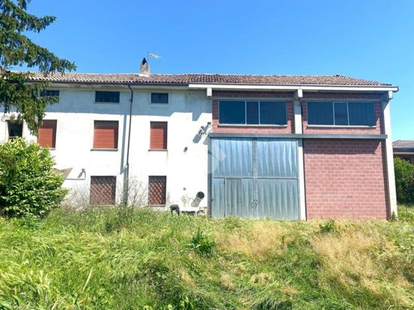 casa indipendente in vendita a Sale