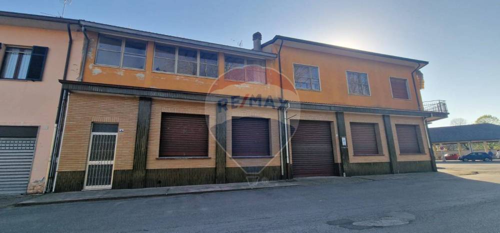 casa indipendente in vendita a Sale