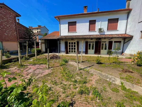 casa indipendente in vendita a Sale