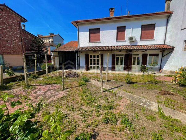 casa indipendente in vendita a Sale
