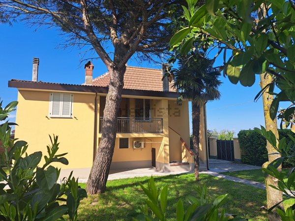 casa indipendente in vendita a Sale