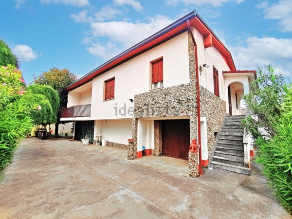 casa indipendente in vendita a Sale