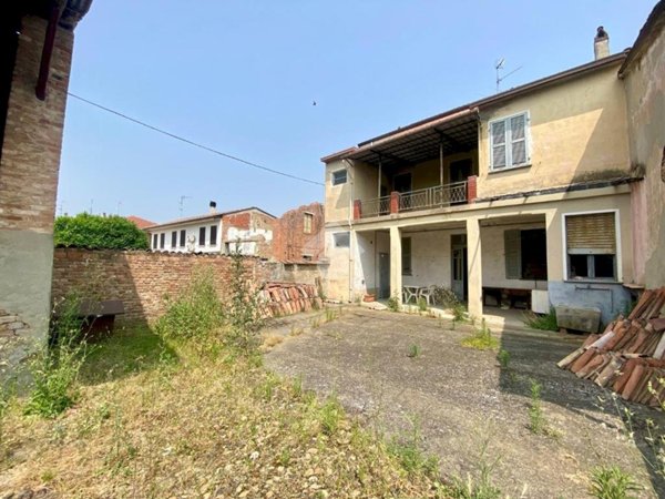 casa semindipendente in vendita a Sale