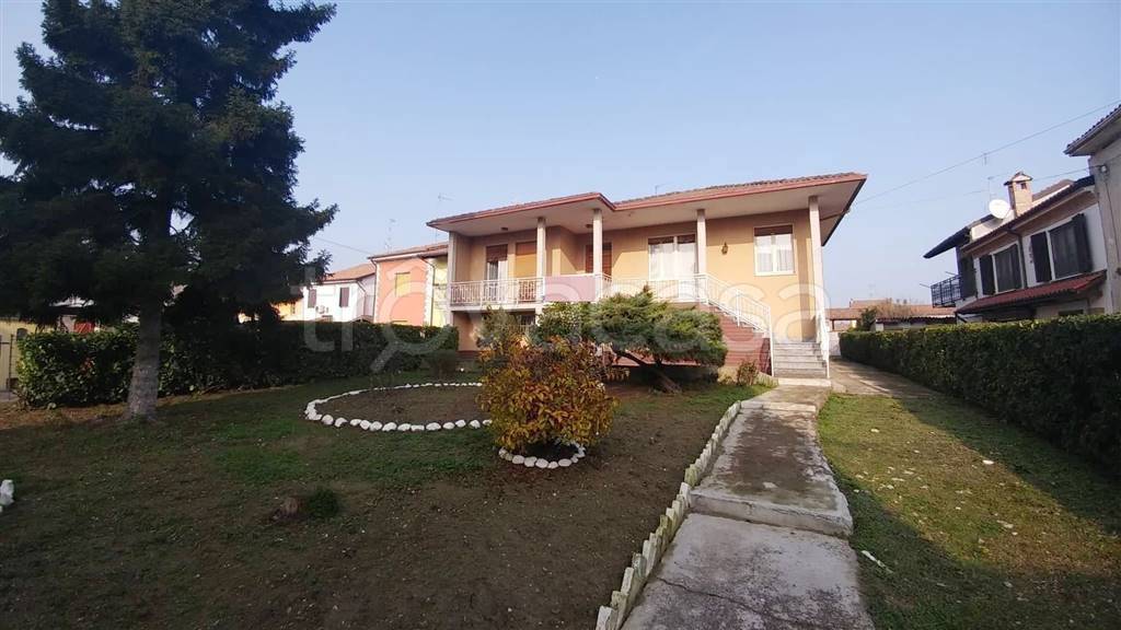 casa indipendente in vendita a Sale