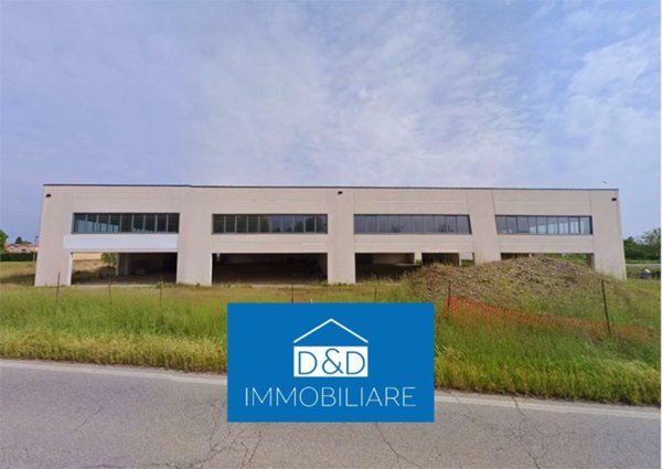 locale commerciale in vendita a Sale