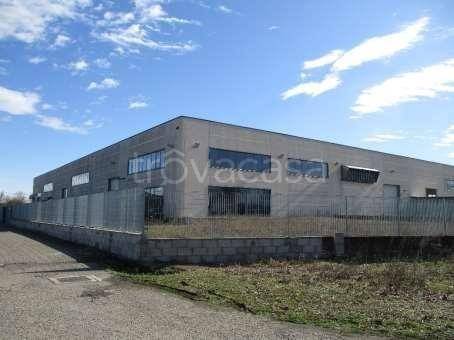 locale commerciale in vendita a Sale