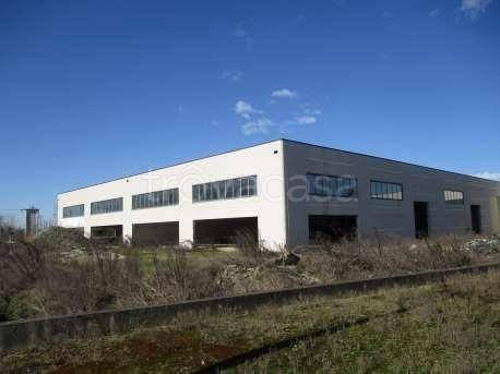 locale commerciale in vendita a Sale