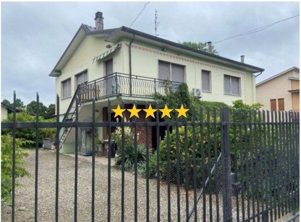 casa indipendente in vendita a Sale