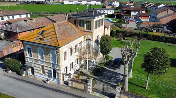 casa indipendente in vendita a Sale