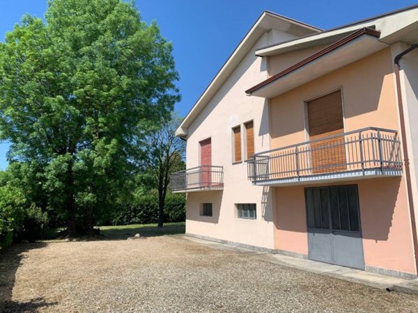 casa indipendente in vendita a Sale