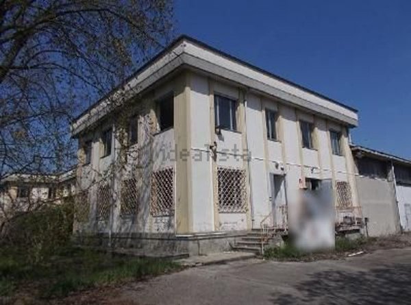 capannone in vendita a Sale