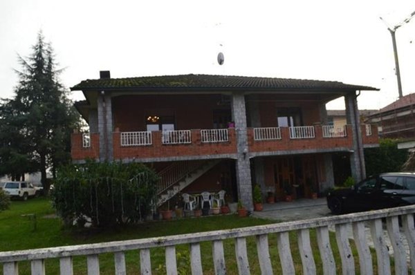 casa indipendente in vendita a Sale