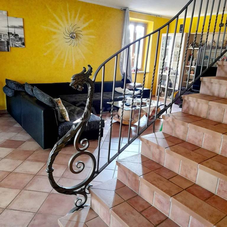 casa indipendente in vendita a Sale