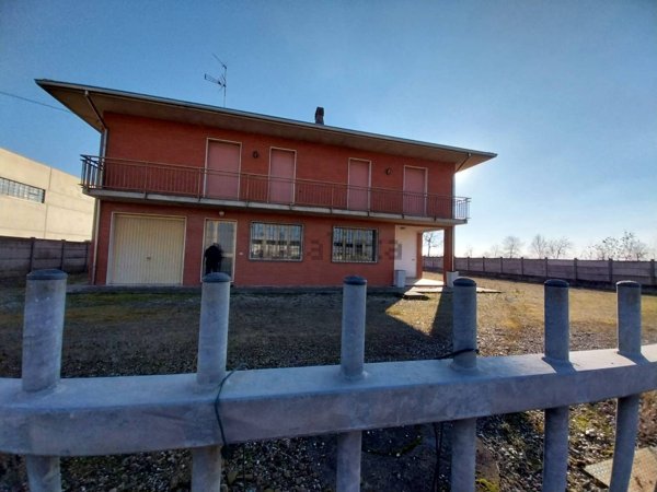 casa indipendente in vendita a Sale