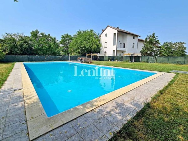 casa indipendente in vendita a Sale