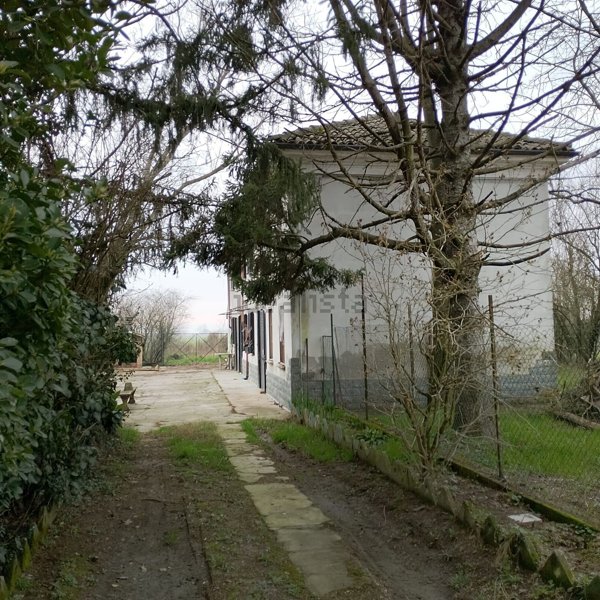 casa indipendente in vendita a Sale