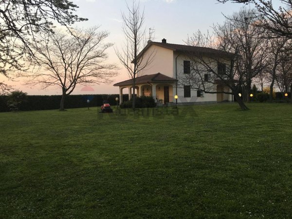 casa indipendente in vendita a Sale
