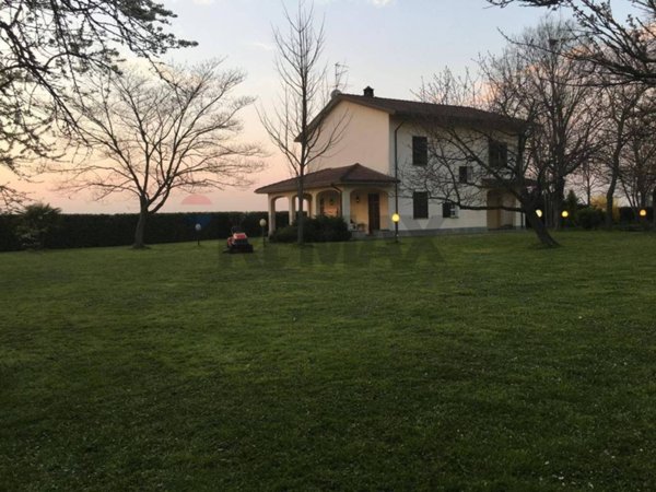 casa indipendente in vendita a Sale
