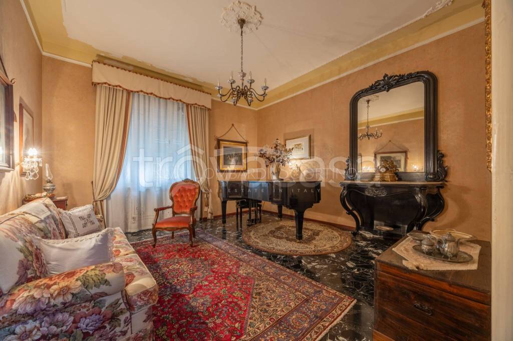 casa indipendente in vendita a Sale