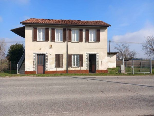 casa indipendente in vendita a Sale