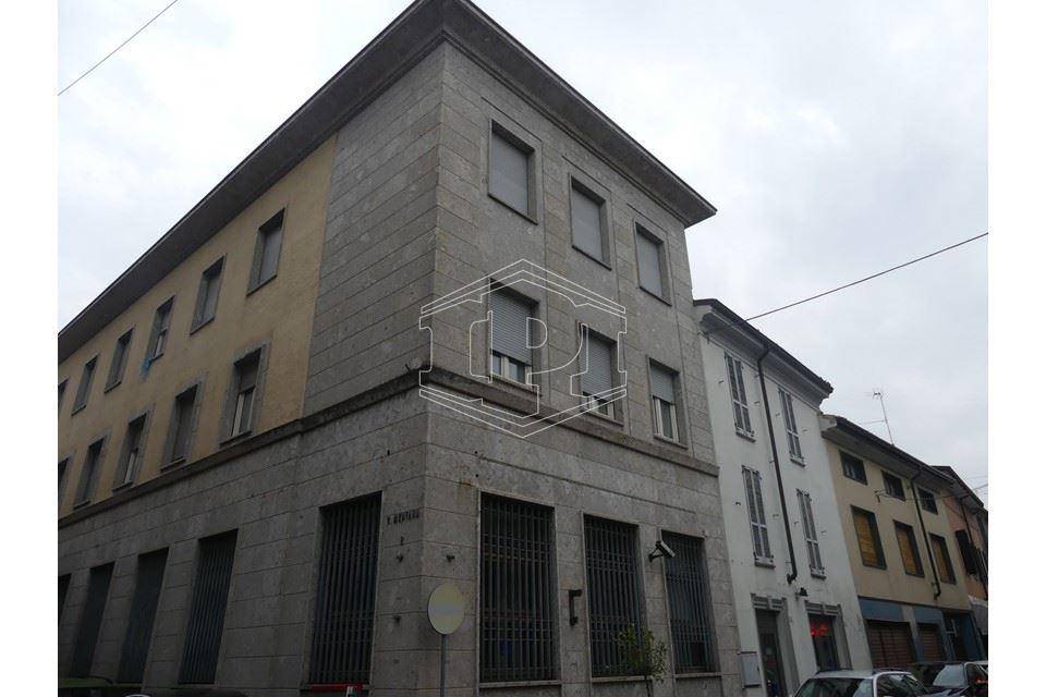 negozio in vendita a Sale