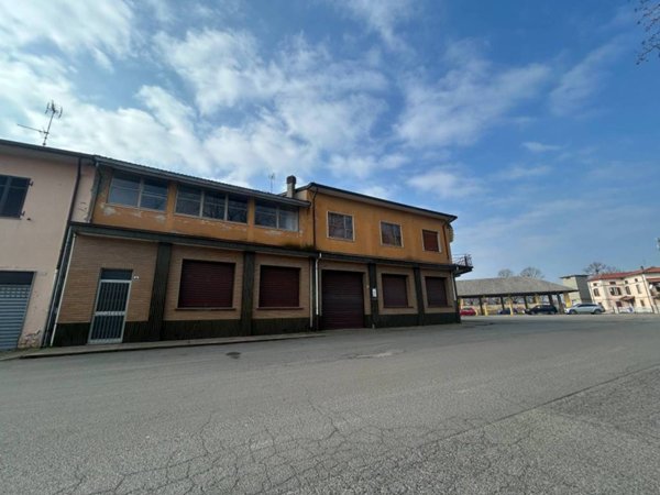 casa indipendente in vendita a Sale