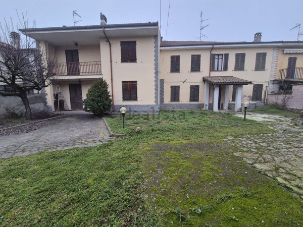 casa indipendente in vendita a Sale