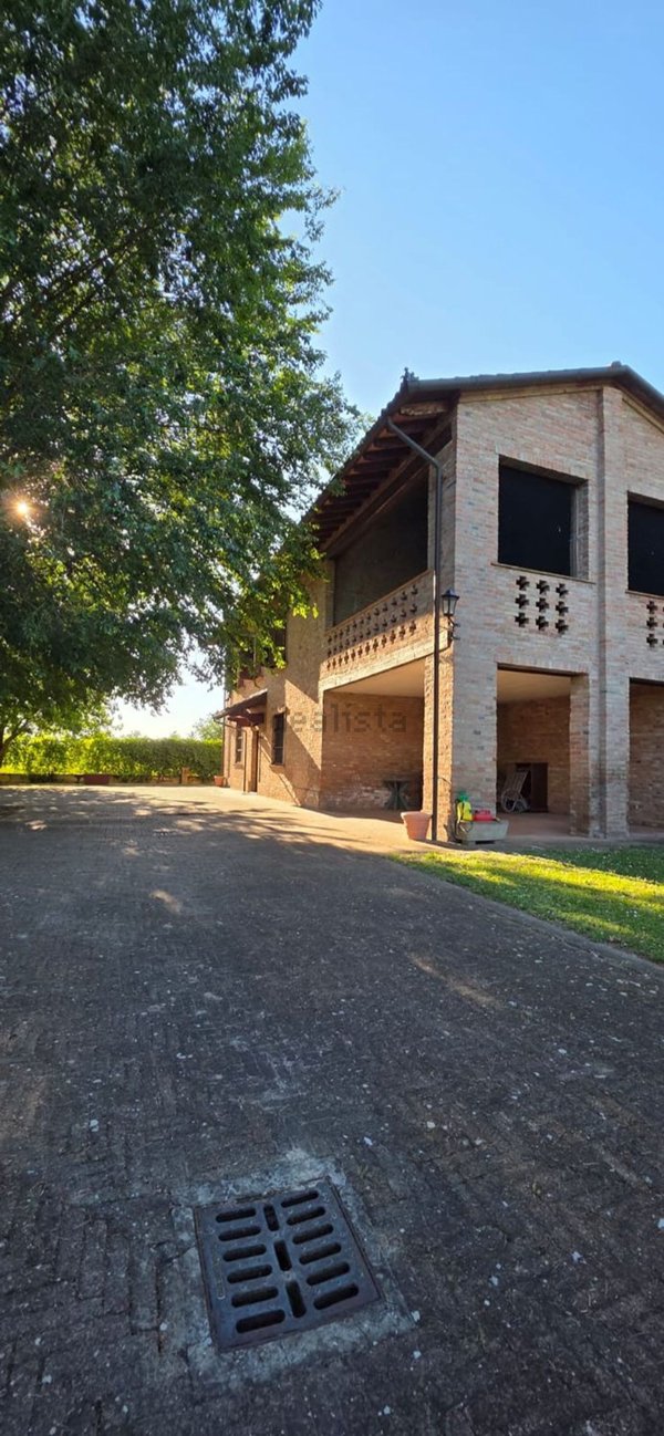 casale in vendita a Sale
