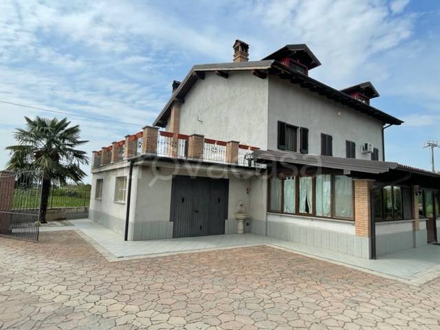 casa indipendente in vendita a Sale
