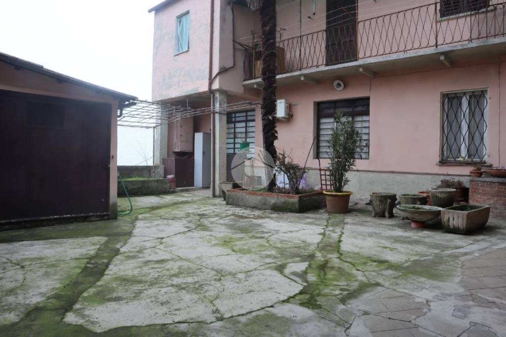casa semindipendente in vendita a San Salvatore Monferrato