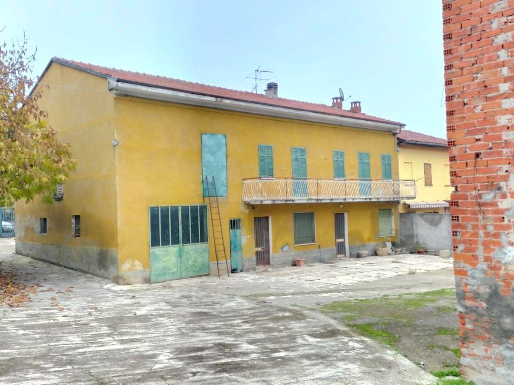 casa indipendente in vendita a San Salvatore Monferrato in zona Frescondino