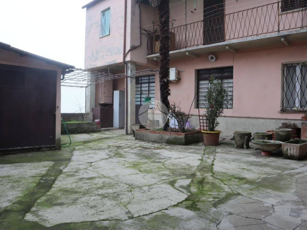 casa indipendente in vendita a San Salvatore Monferrato