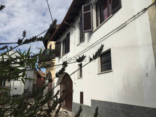 casa indipendente in vendita a San Salvatore Monferrato