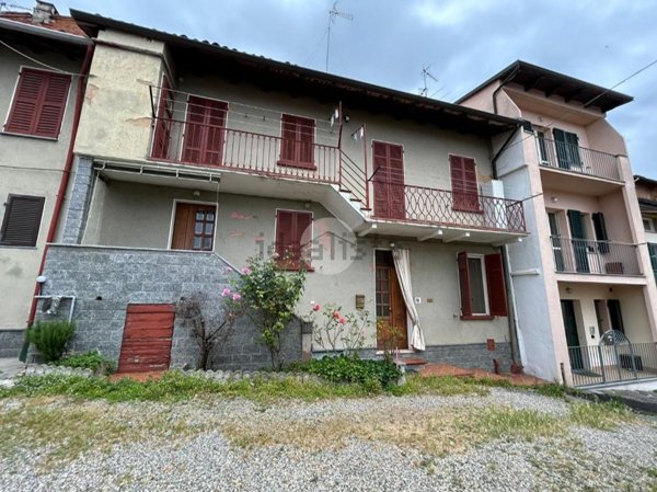 casa semindipendente in vendita a San Salvatore Monferrato