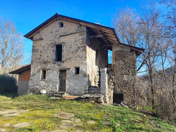 casale in vendita a San Sebastiano Curone in zona Marguata