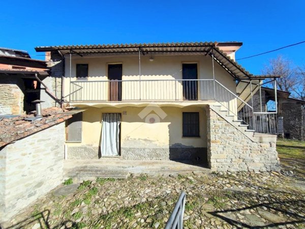 casa indipendente in vendita a San Sebastiano Curone in zona Marguata