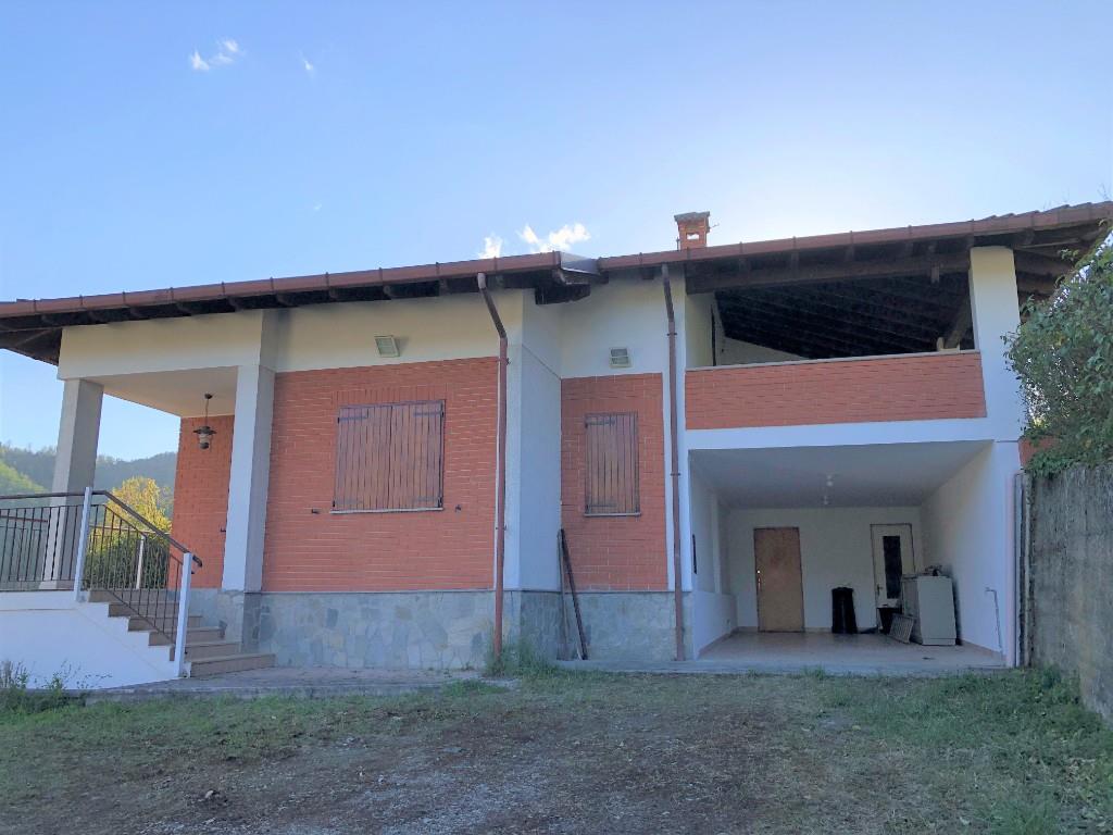 casa indipendente in vendita a San Sebastiano Curone