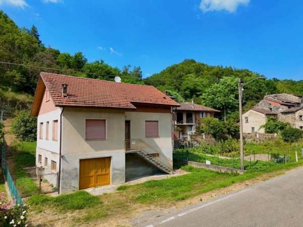 casa indipendente in vendita a San Sebastiano Curone