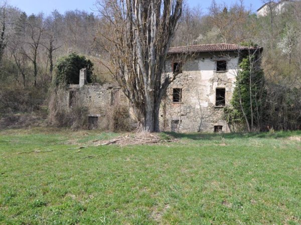 casa indipendente in vendita a San Sebastiano Curone
