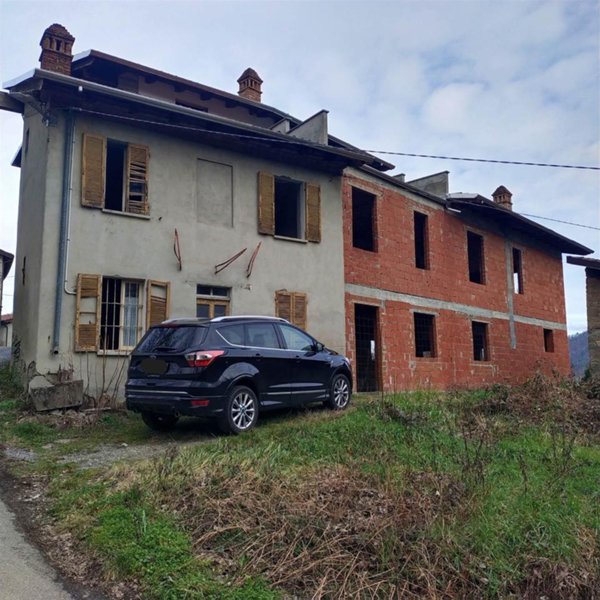 casa indipendente in vendita a San Sebastiano Curone in zona Marguata