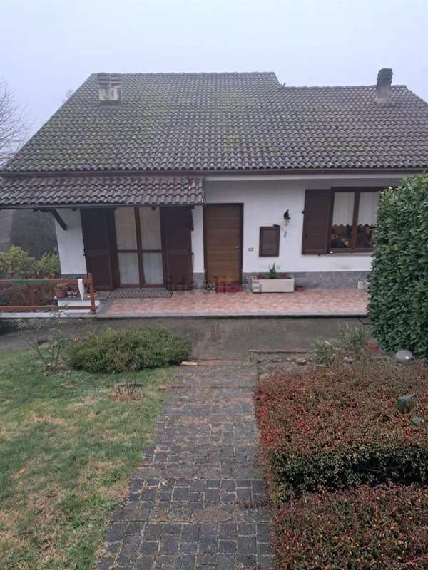 casa indipendente in vendita a San Sebastiano Curone in zona Telecco