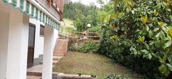 casa indipendente in vendita a San Sebastiano Curone