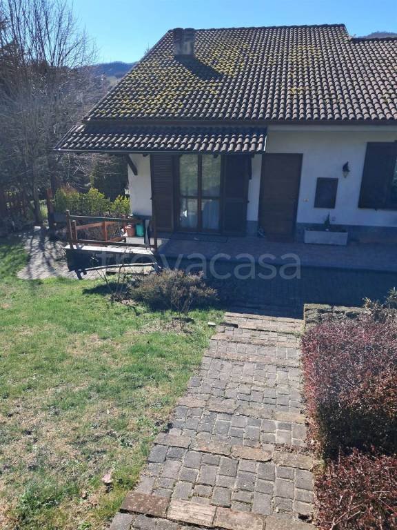 casa indipendente in vendita a San Sebastiano Curone in zona Telecco