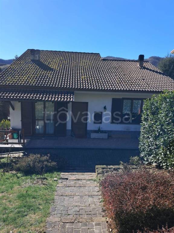 casa indipendente in vendita a San Sebastiano Curone in zona Telecco