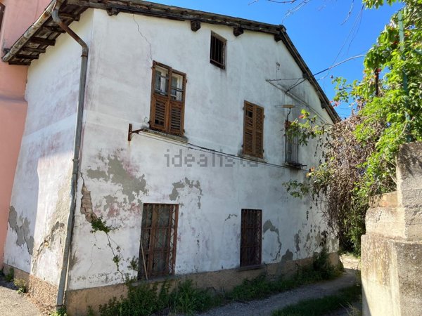 appartamento in vendita a Sant'Agata Fossili in zona Torre Sterpi