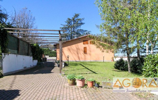 casa indipendente in vendita a Sarezzano
