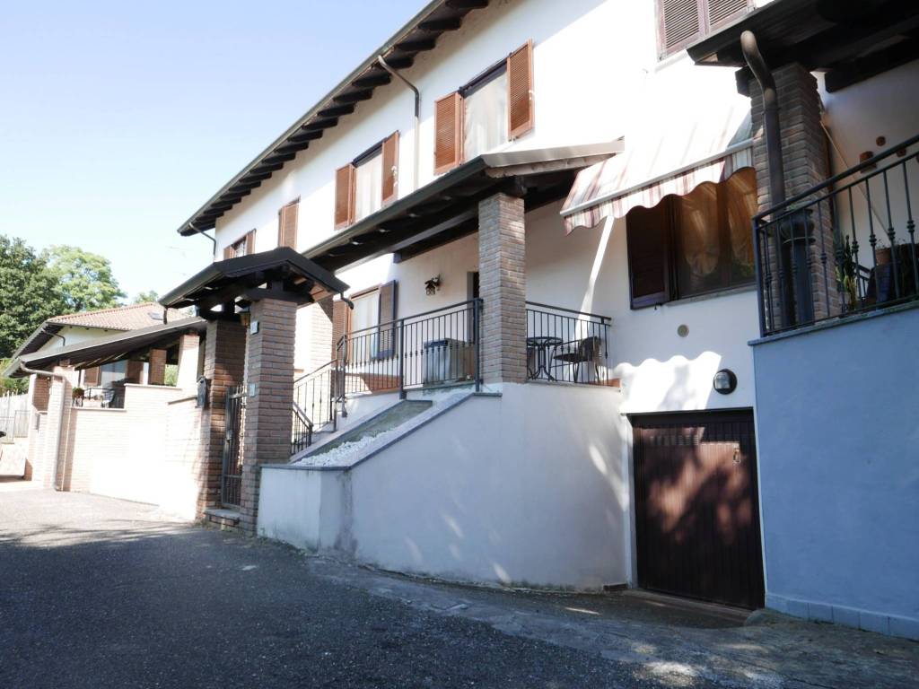 casa indipendente in vendita a Sarezzano in zona Palazzina