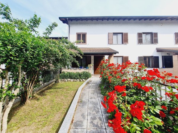 casa indipendente in vendita a Sarezzano