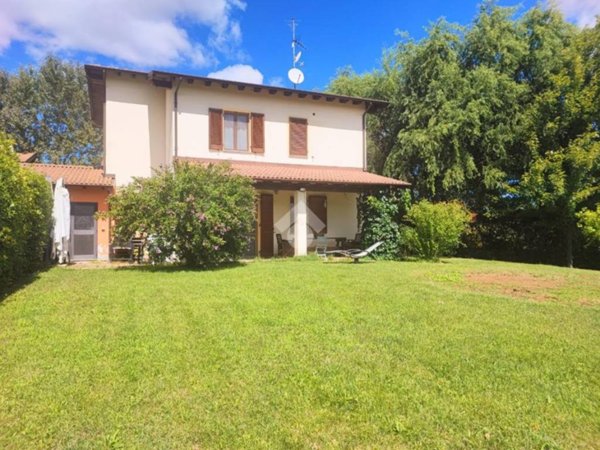 casa indipendente in vendita a Sarezzano